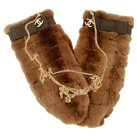 chanel fur gloves